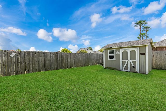 322 Spencer Landing W, La Porte, TX 77571