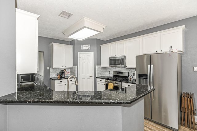 322 Spencer Landing W, La Porte, TX 77571