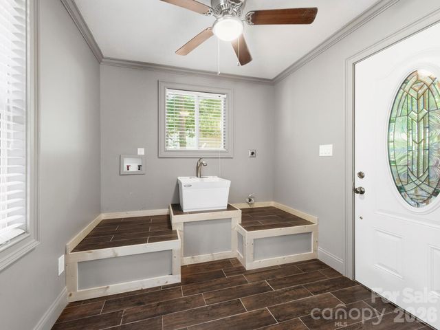 425 Lyndhurst Drive, Hendersonville, NC 28791