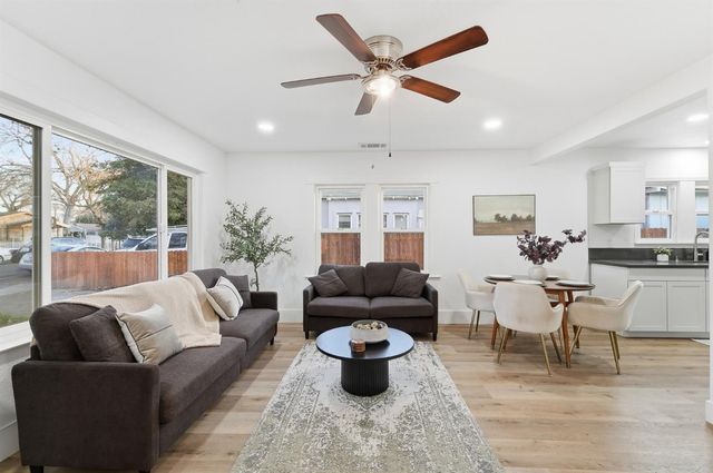 338 Yosemite Ave, Modesto, CA 95351