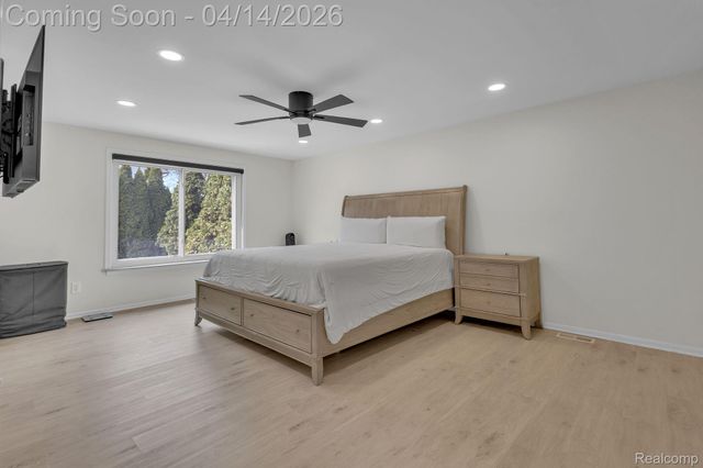 14549 Riverside Street, Livonia, MI 48154