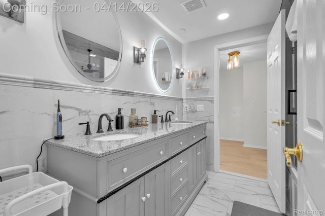 14549 Riverside Street, Livonia, MI 48154