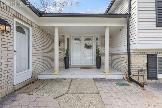 14549 Riverside Street, Livonia, MI 48154