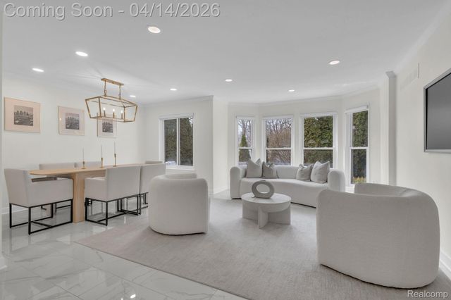 14549 Riverside Street, Livonia, MI 48154