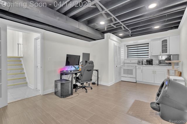 14549 Riverside Street, Livonia, MI 48154