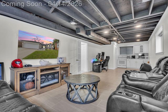 14549 Riverside Street, Livonia, MI 48154