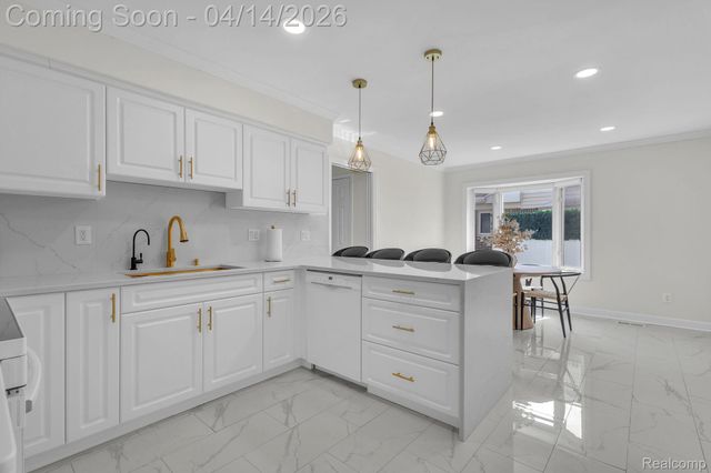 14549 Riverside Street, Livonia, MI 48154