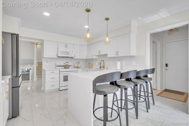 14549 Riverside Street, Livonia, MI 48154