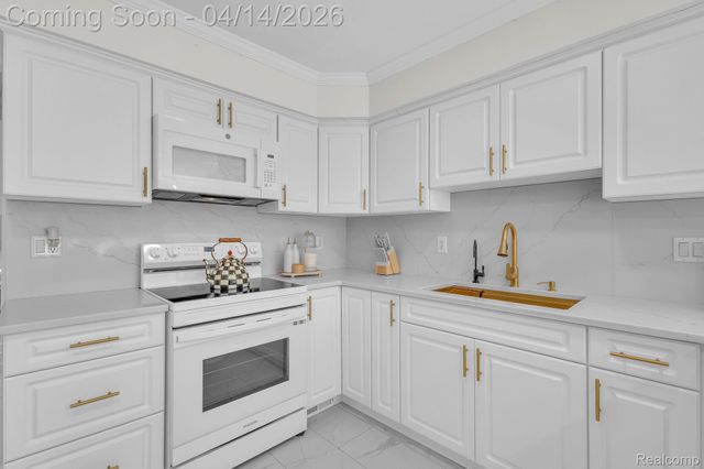 14549 Riverside Street, Livonia, MI 48154