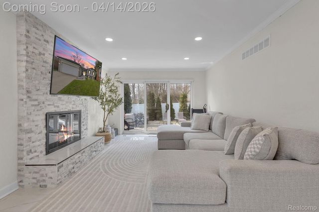 14549 Riverside Street, Livonia, MI 48154