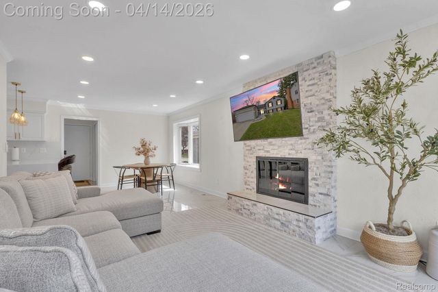 14549 Riverside Street, Livonia, MI 48154