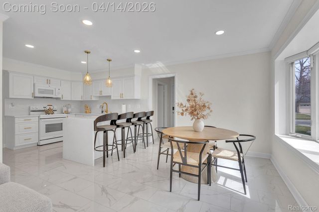 14549 Riverside Street, Livonia, MI 48154