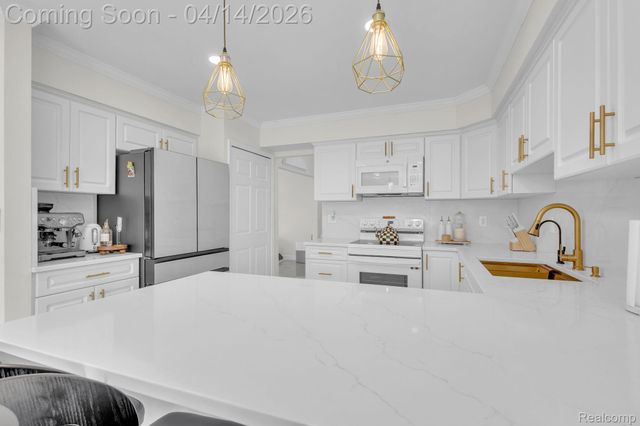 14549 Riverside Street, Livonia, MI 48154