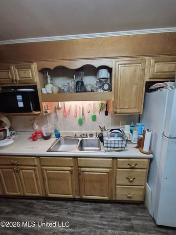 1503 Pecan Drive, Hattiesburg, MS 39401