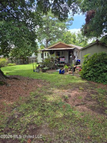 1503 Pecan Drive, Hattiesburg, MS 39401
