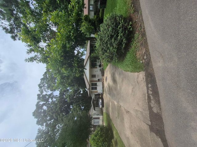 1503 Pecan Drive, Hattiesburg, MS 39401