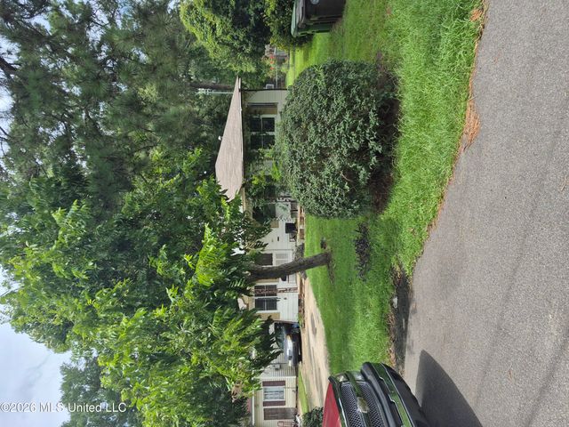 1503 Pecan Drive, Hattiesburg, MS 39401