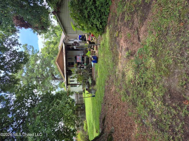 1503 Pecan Drive, Hattiesburg, MS 39401