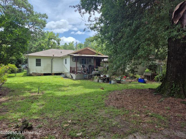 1503 Pecan Drive, Hattiesburg, MS 39401