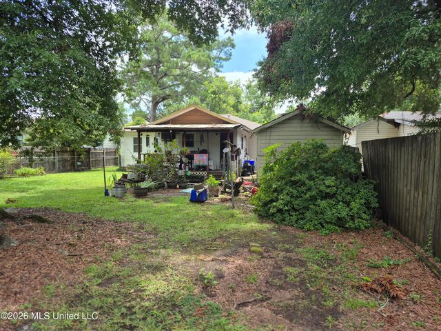 1503 Pecan Drive, Hattiesburg, MS 39401