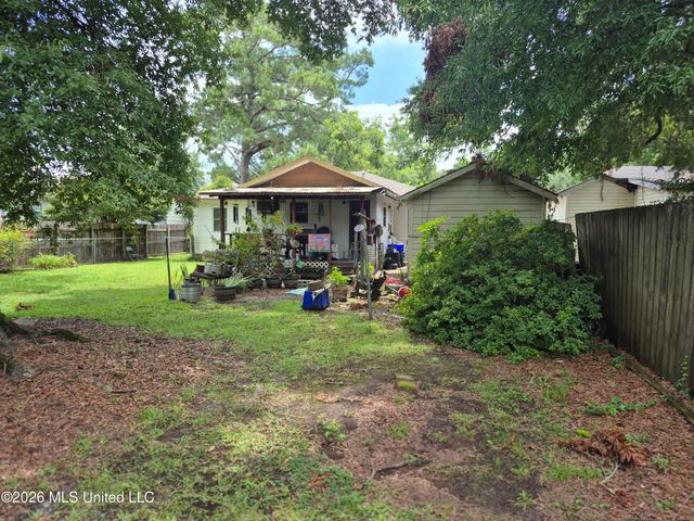 1503 Pecan Drive, Hattiesburg, MS 39401