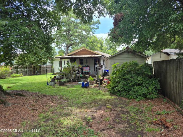 1503 Pecan Drive, Hattiesburg, MS 39401