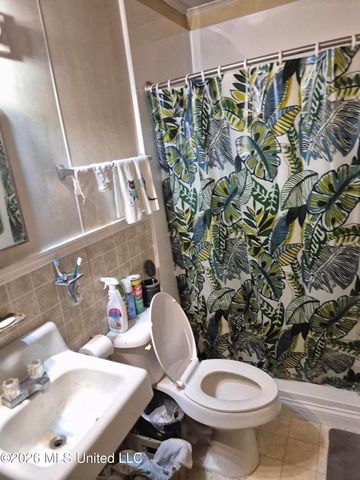 1503 Pecan Drive, Hattiesburg, MS 39401