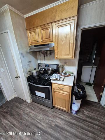 1503 Pecan Drive, Hattiesburg, MS 39401