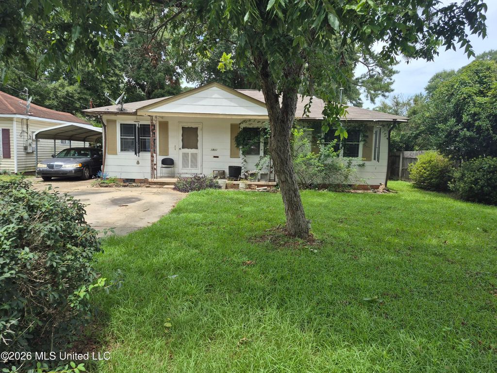 1503 Pecan Drive, Hattiesburg, MS 39401