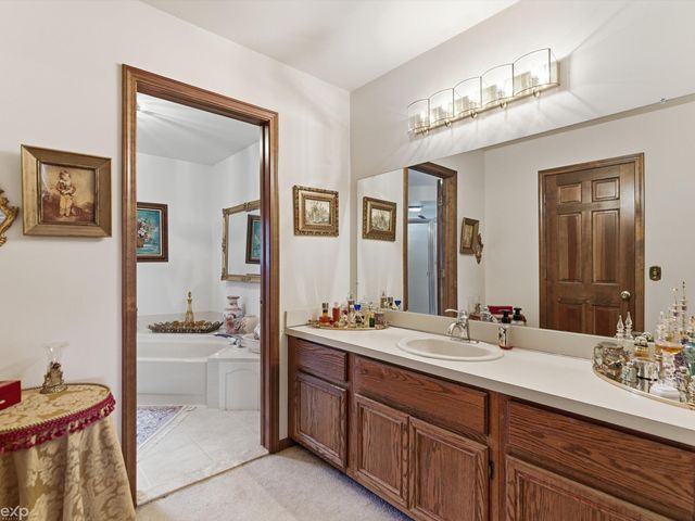 48290 Lakeland Drive, Shelby, MI 48317