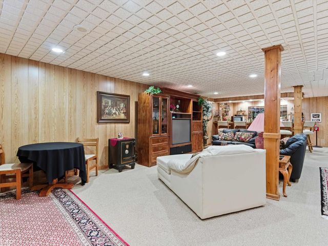 48290 Lakeland Drive, Shelby, MI 48317