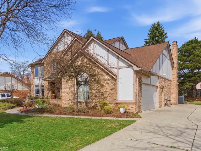 48290 Lakeland Drive, Shelby, MI 48317