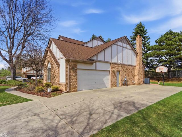 48290 Lakeland Drive, Shelby, MI 48317