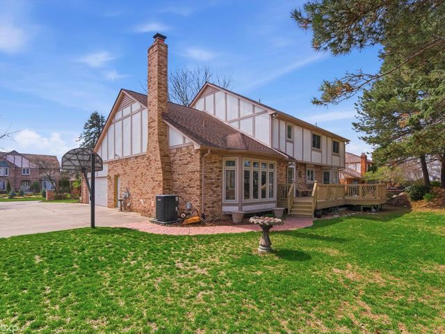 48290 Lakeland Drive, Shelby, MI 48317