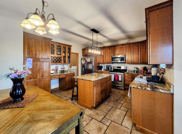 815 Kindberg Court, Elburn, IL 60119