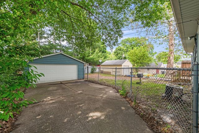 3823 28TH Avenue, Rock Island, IL 61201