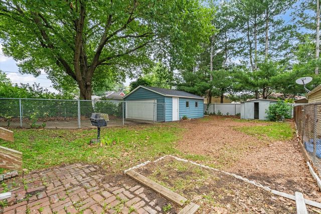 3823 28TH Avenue, Rock Island, IL 61201