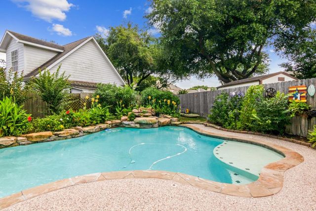 6606 Killearn Drive, Pasadena, TX 77505