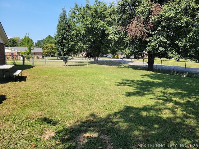 1006 NW 4th, Stigler, OK 74462