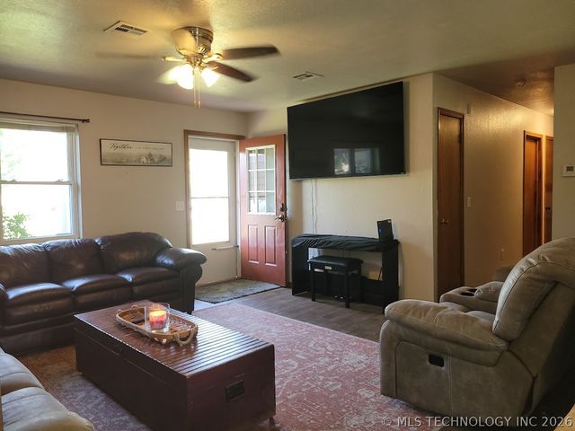 1006 NW 4th, Stigler, OK 74462