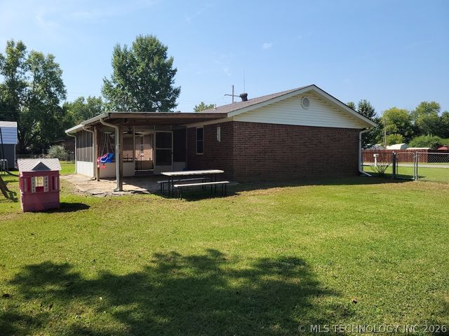 1006 NW 4th, Stigler, OK 74462