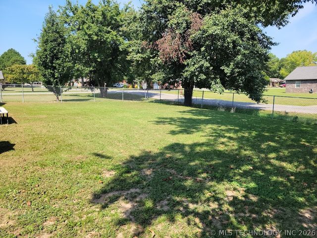 1006 NW 4th, Stigler, OK 74462