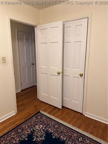 109 Keenan Hill Street, Cedar Grove, WV 25039