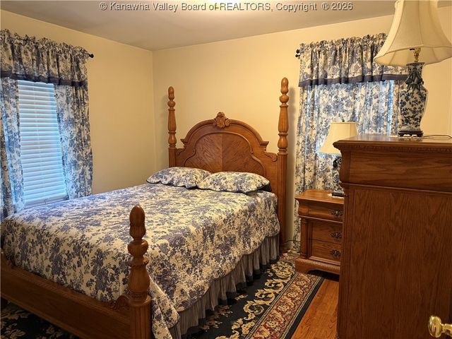 109 Keenan Hill Street, Cedar Grove, WV 25039