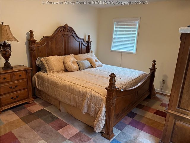 109 Keenan Hill Street, Cedar Grove, WV 25039