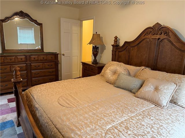 109 Keenan Hill Street, Cedar Grove, WV 25039