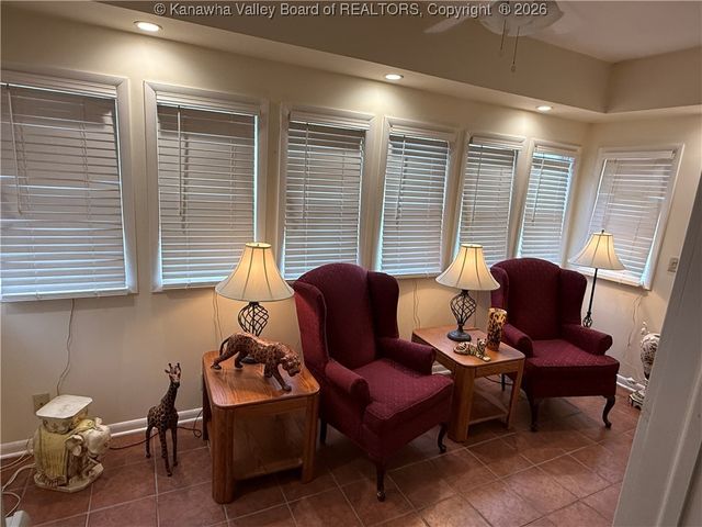 109 Keenan Hill Street, Cedar Grove, WV 25039