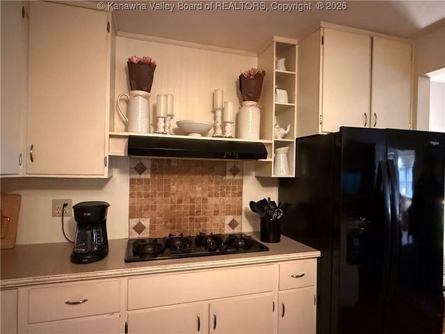 109 Keenan Hill Street, Cedar Grove, WV 25039