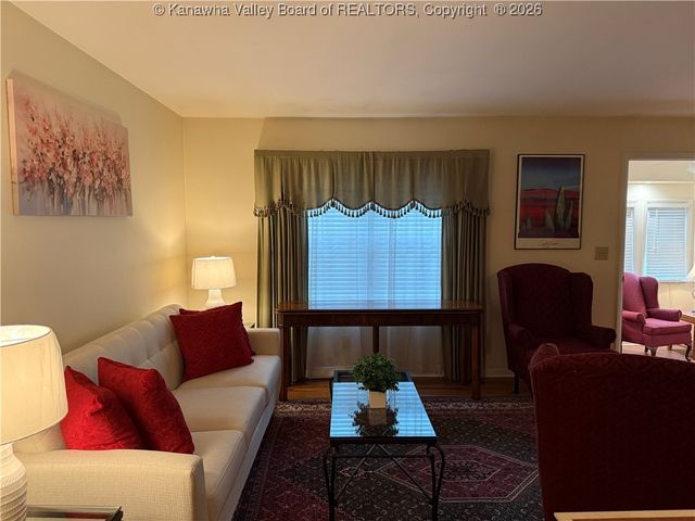 109 Keenan Hill Street, Cedar Grove, WV 25039