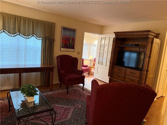 109 Keenan Hill Street, Cedar Grove, WV 25039